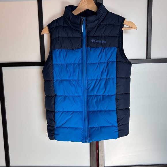 Columbia Insulated puffer vest puffect vest. Blue. Medium. 10-12 years